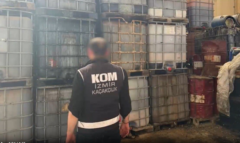 İzmir&rsquo;de 613 ton ka&ccedil;ak akaryakıt ele ge&ccedil;irildi
