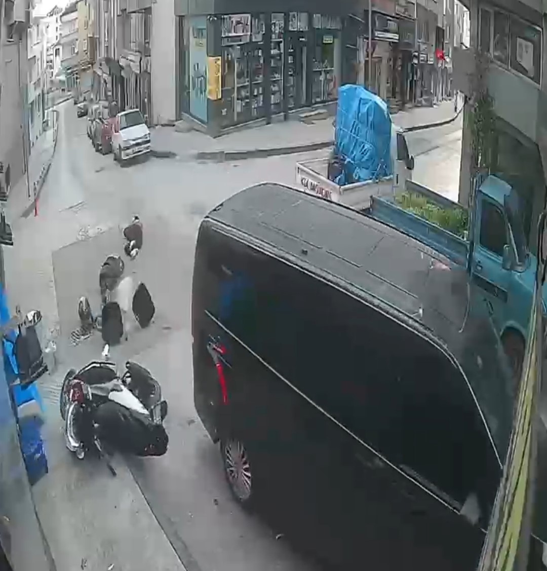 Ordu&rsquo;da motosiklet ile panelvan &ccedil;arpıştı: 2 yaralı
