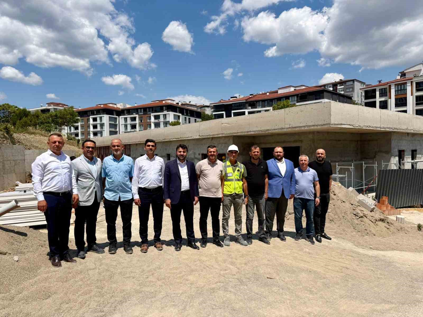 AK Parti heyeti, belediye &ccedil;alışmalarını inceledi
