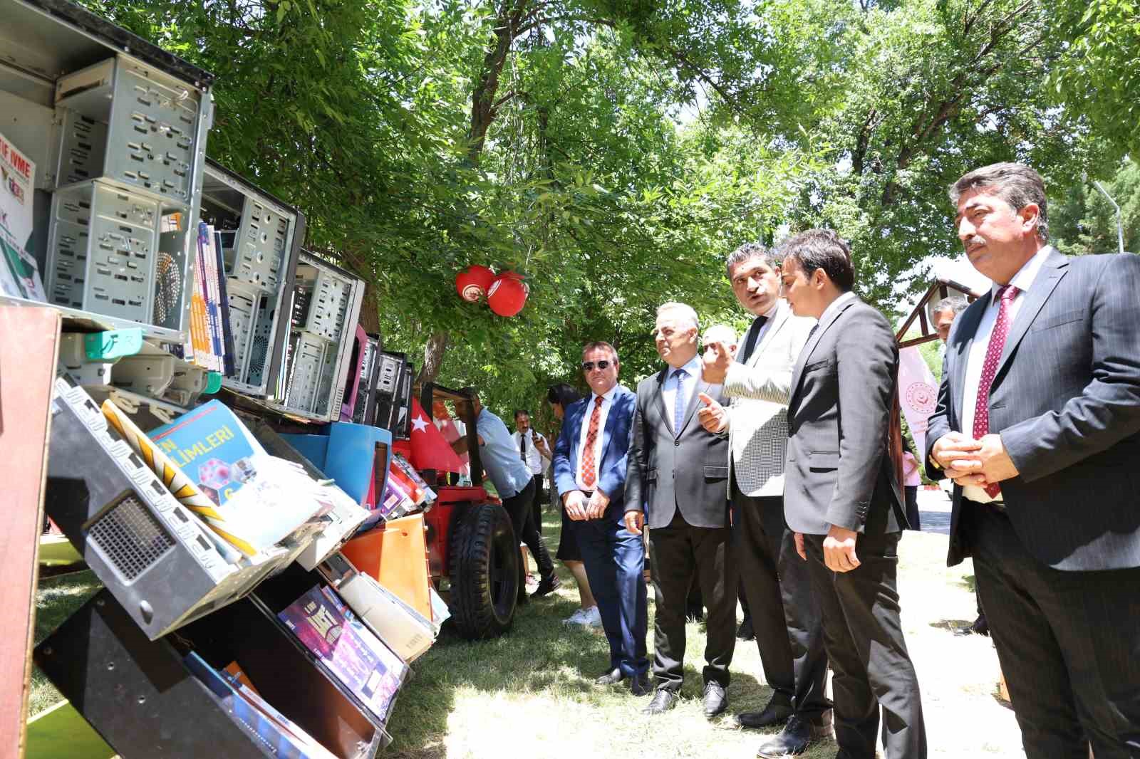 Elazığ’da "Dijital Detoks" etkinliği: Geri Dönüşüm Kütüphanesi açıldı
