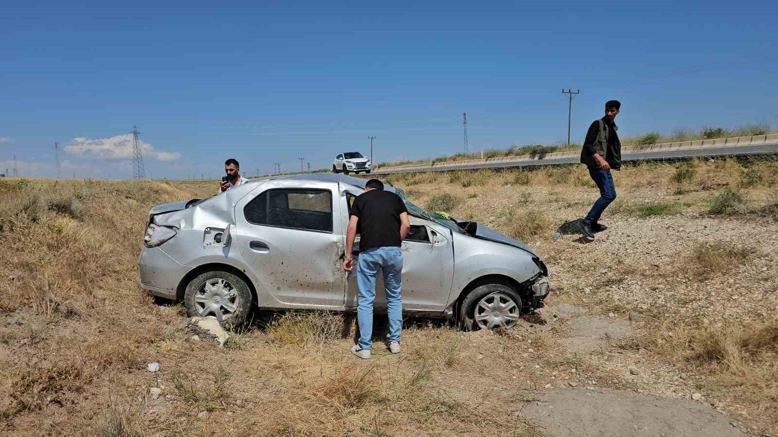 Adilcevaz’da otomobil takla attı: 6 yaralı