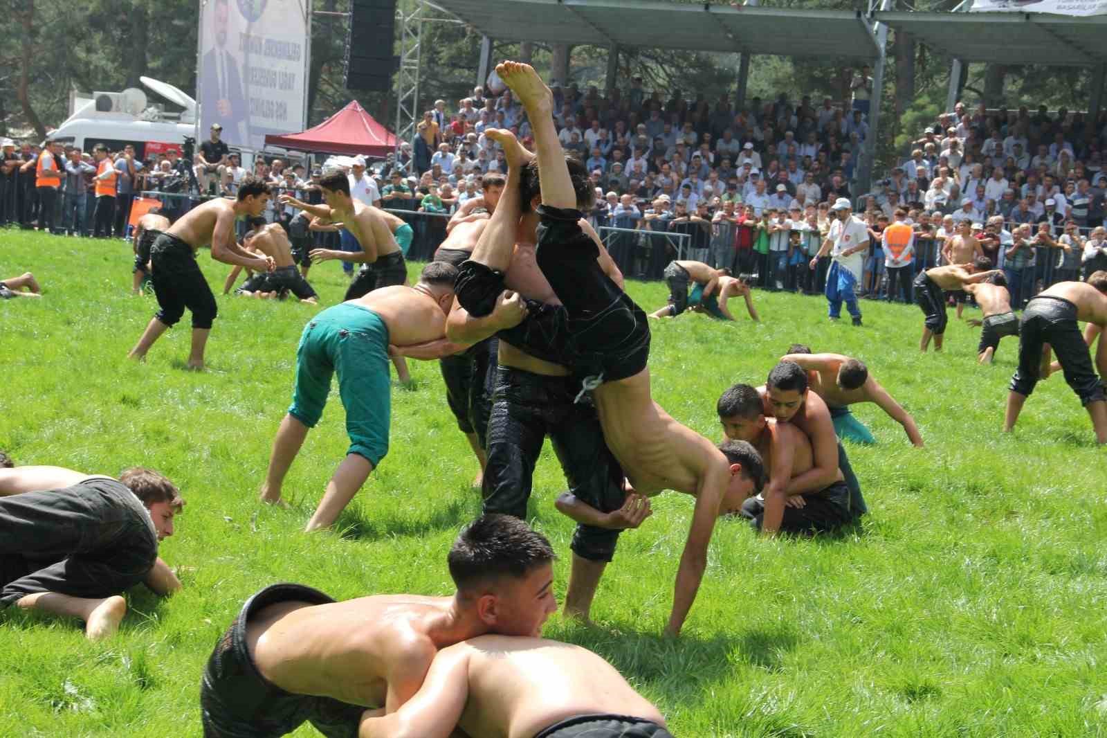 Kunduz er meydanı lig heyecanına hazırlanıyor: Vezirk&ouml;pr&uuml;&rsquo;de g&uuml;reş ş&ouml;leni 8 Ağustos&rsquo;ta başlıyor
