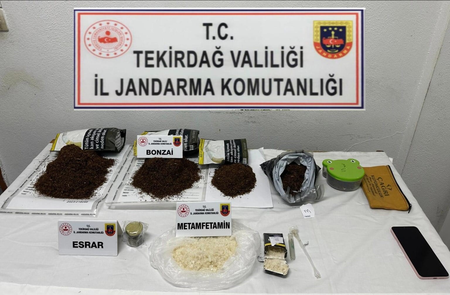 Tekirdağ’da 6 ayrı uyuşturucu operasyonunda 2 kiloya yakın madde ele geçirildi
