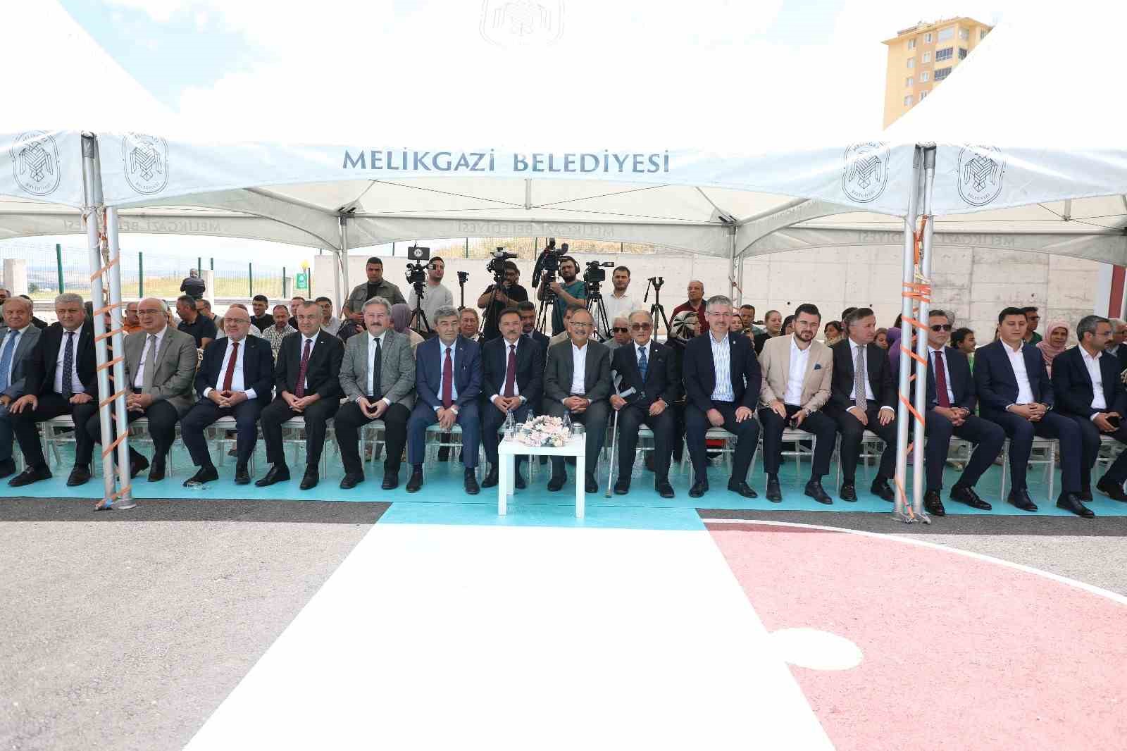 Eğitimde rekor kıran Melikgazi Belediyesi, 3 okulu daha hizmete açtı
