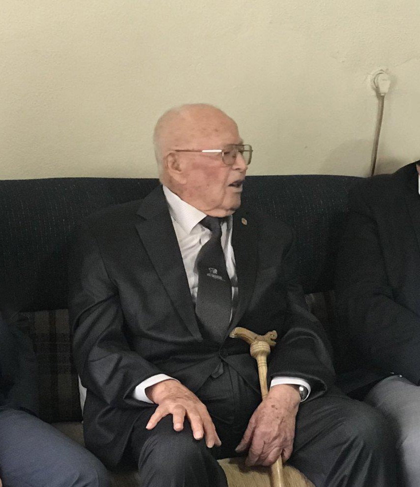 102 yaşındaki Muratlı&rsquo;nın eğitim &ccedil;ınarına veda
