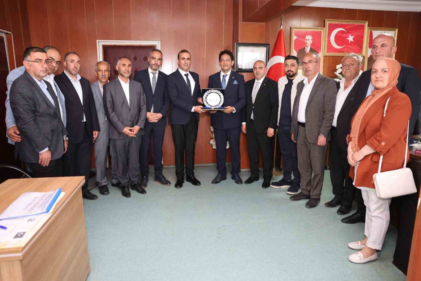 Erzurum Ticaret Borsası’ndan Hınıs’a çıkarma: Üyelerle buluşma, yerel ürünlere destek, turizm vurgusu