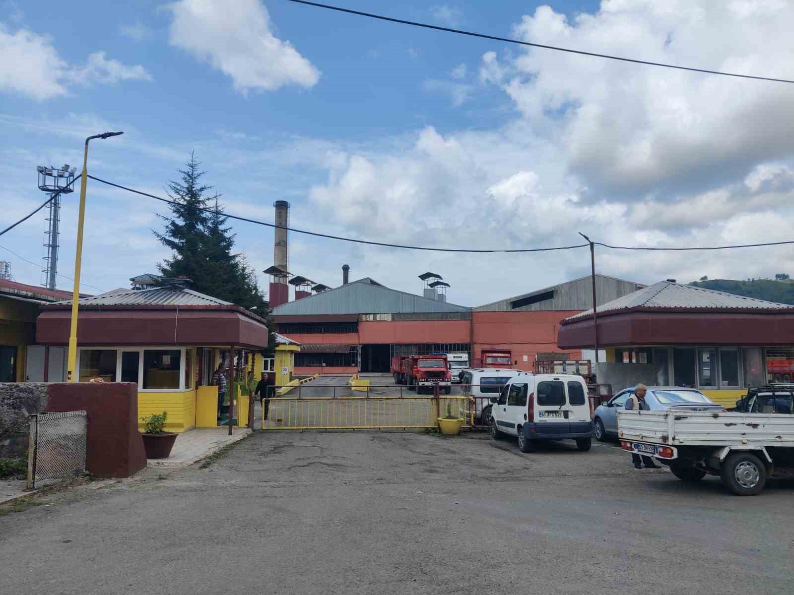 K&ouml;m&uuml;r tozu yaydığı iddia edilen fabrikaya yakın markaj
