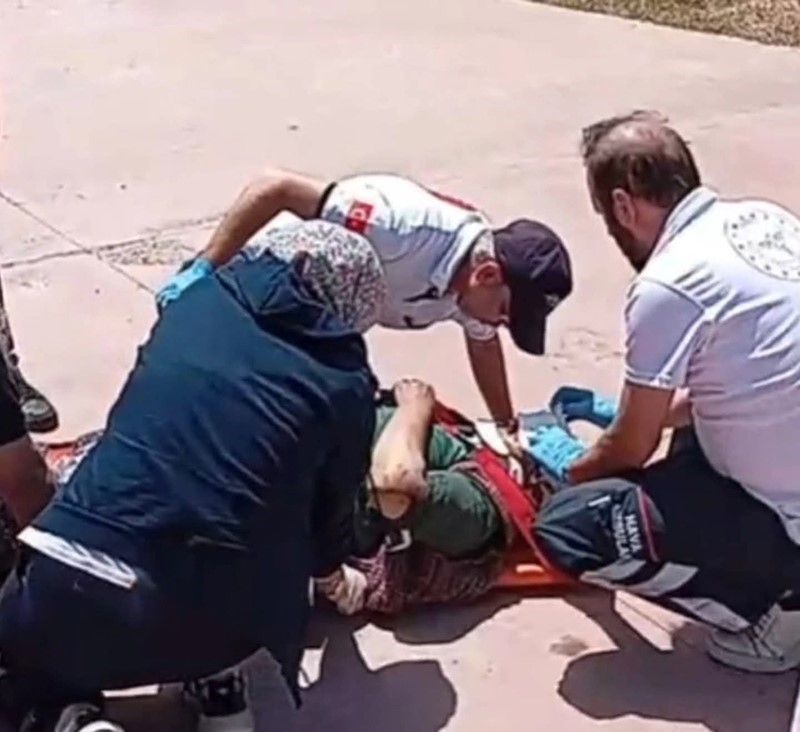 Traktör uçuruma yuvarlandı: 2’si ağır, 8 yaralı