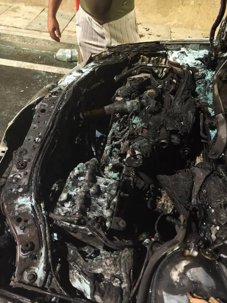 Demirkapı T&uuml;neli&rsquo;nde alev alan otomobil kullanılamaz hale geldi
