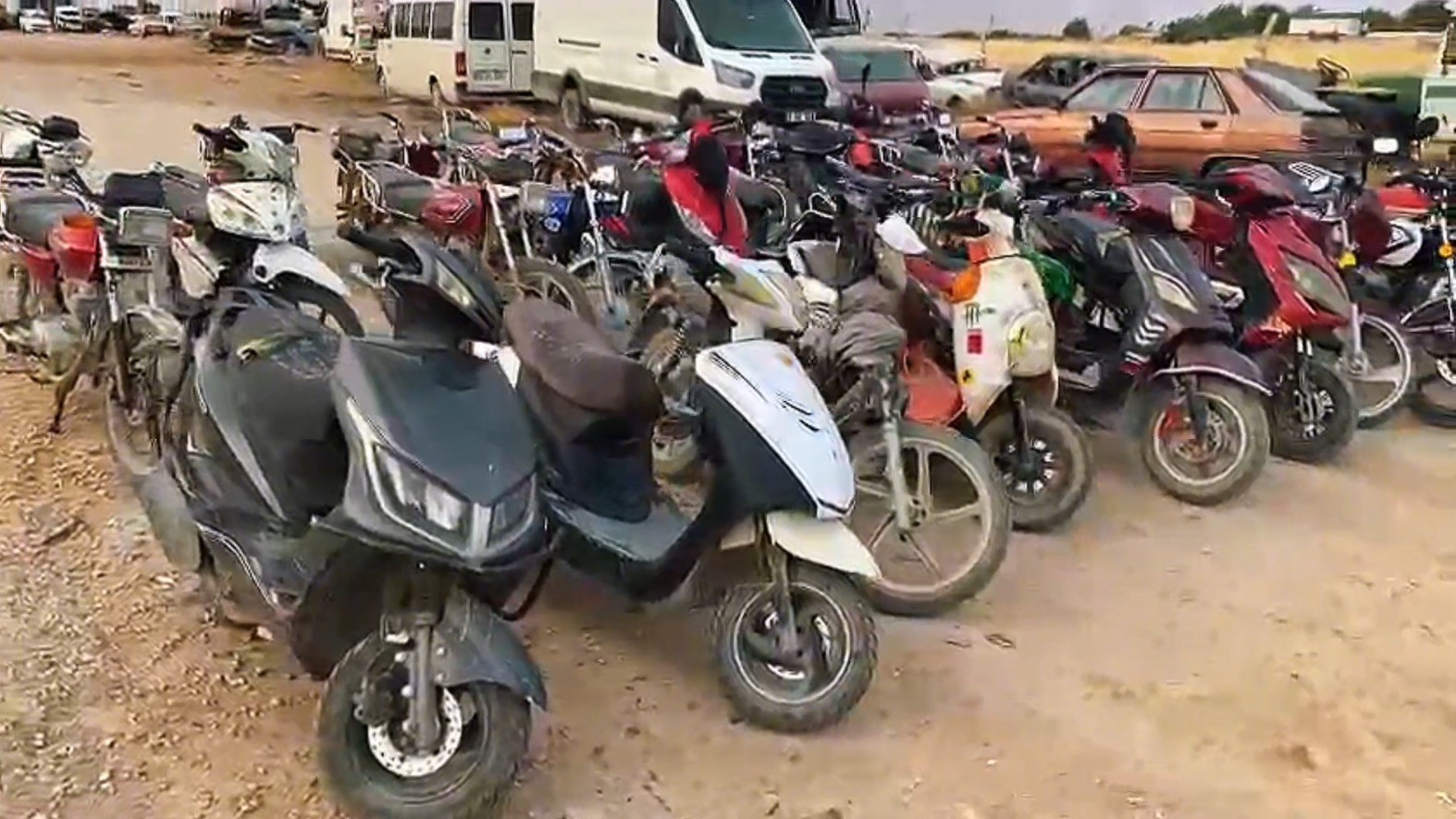 Şanlıurfa’da çalıntı ve hacizli 28 motosiklet ele geçirildi