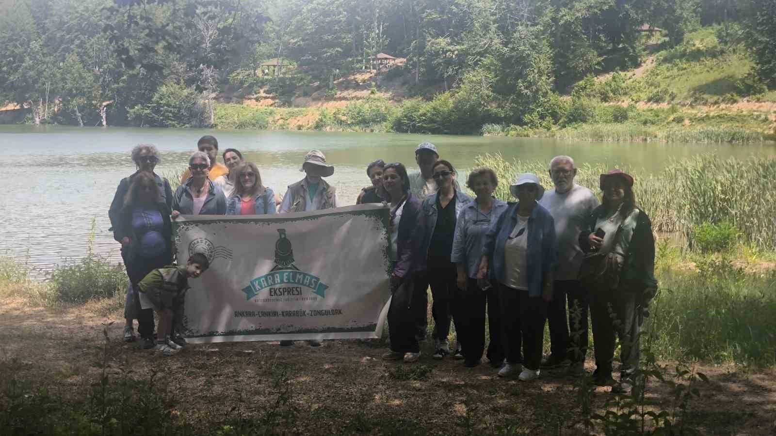 Turistik Karaelmas trenindeki yolcular Yenice ormanlarına hayran kalarak döndü