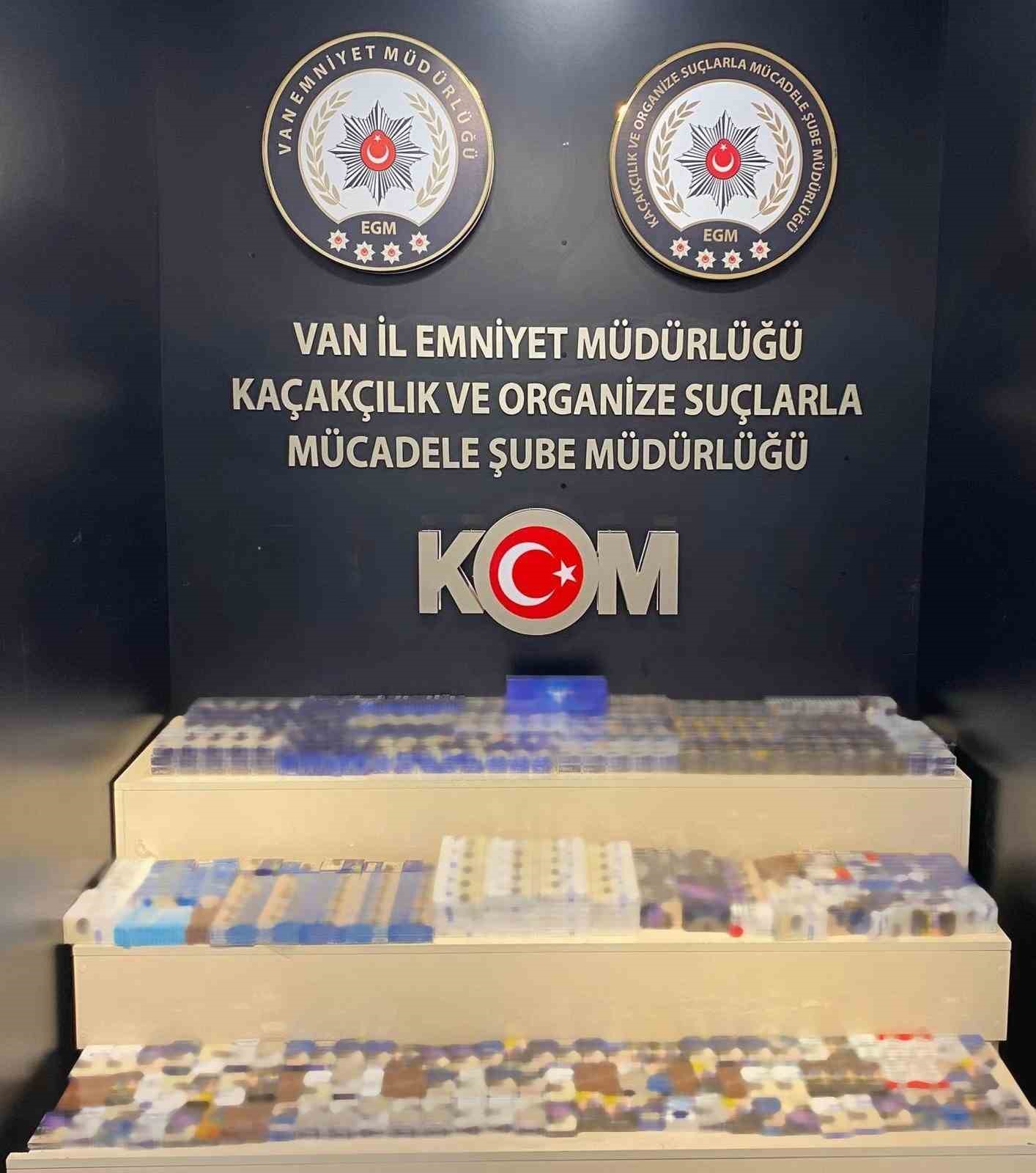 Van&rsquo;da g&uuml;mr&uuml;k ka&ccedil;ak&ccedil;ılığı operasyonu
