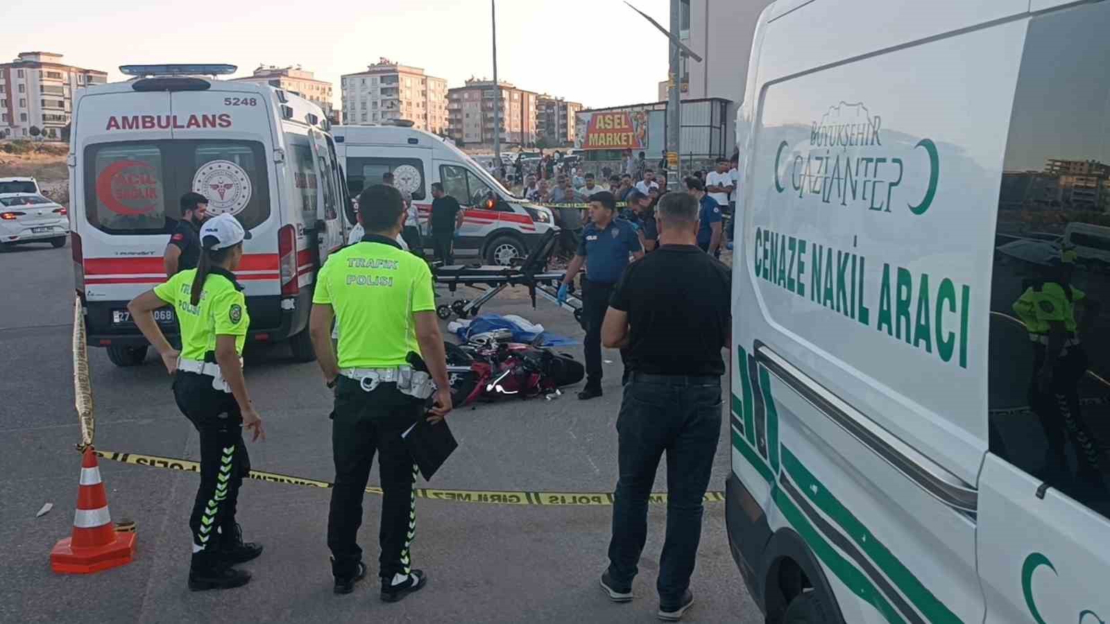 Otomobille çarpışan motosikletin sürücüsü hayatını kaybetti