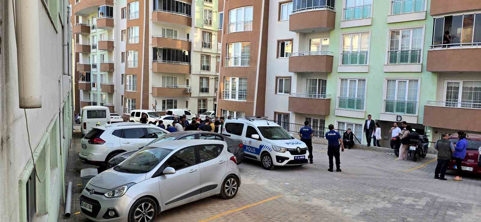 Bilecik’te bir kadın evinde ölü bulundu, eşinden de haber alınamıyor
