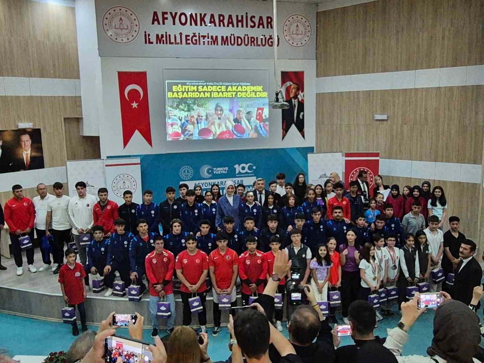 Afyonkarahisar’ın zirvedekileri ödüllerini aldı