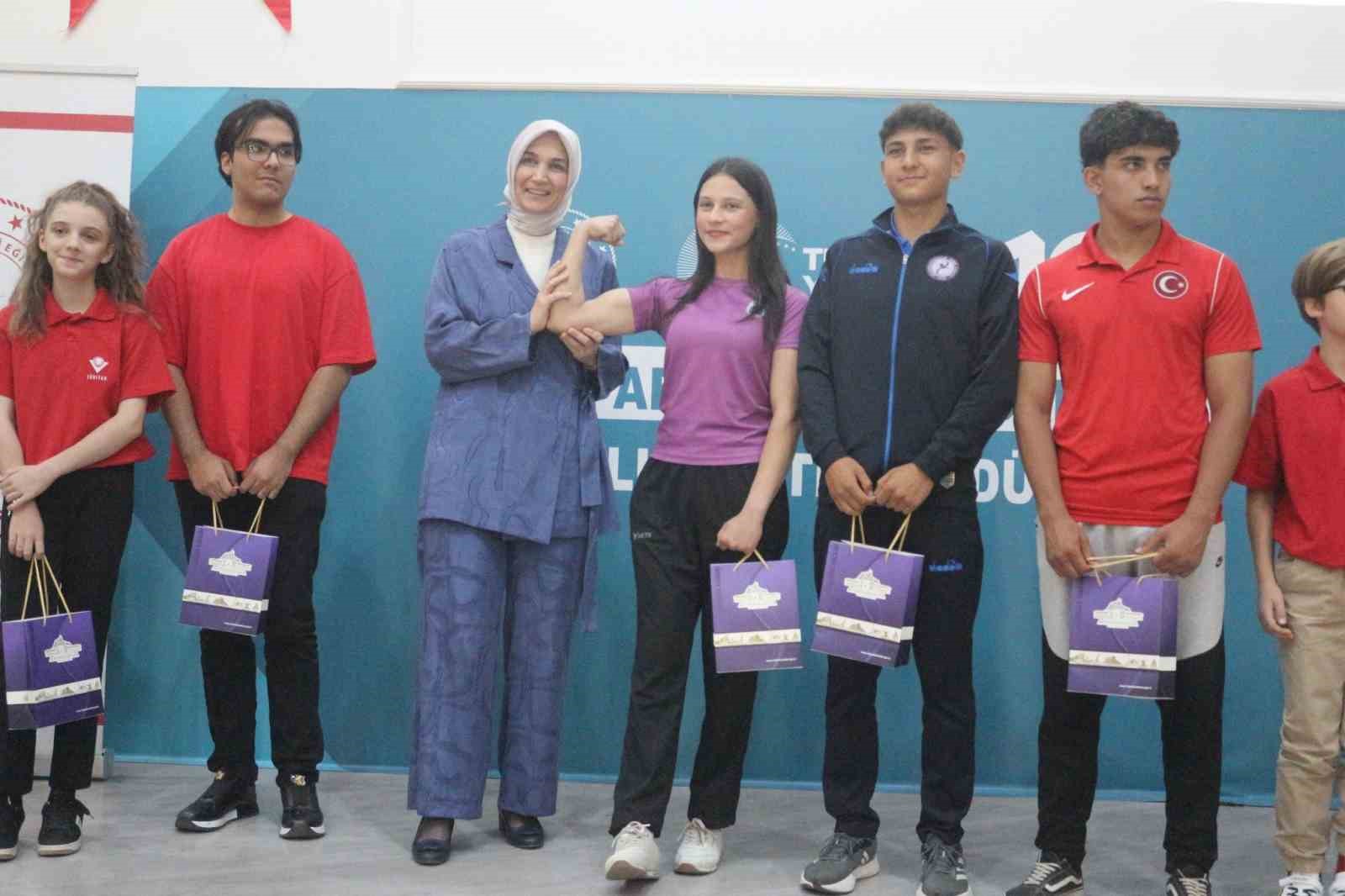 Afyonkarahisar’ın zirvedekileri ödüllerini aldı