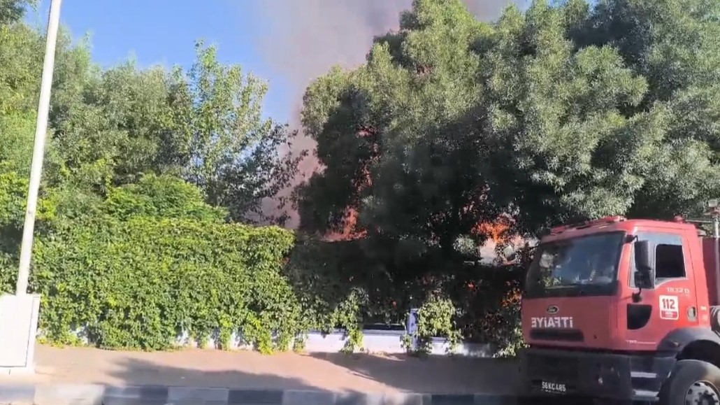 Siirt’te yanan işletme küle döndü