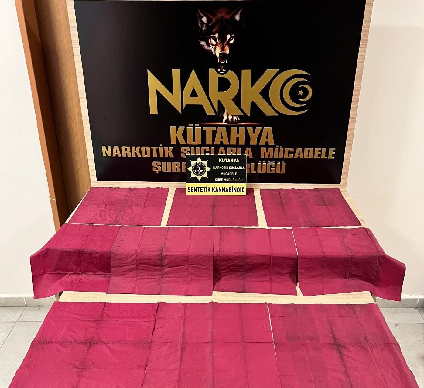 Kütahya’da uyuşturucu ticareti yaptıkları iddiasıyla 2 zanlı tutuklandı