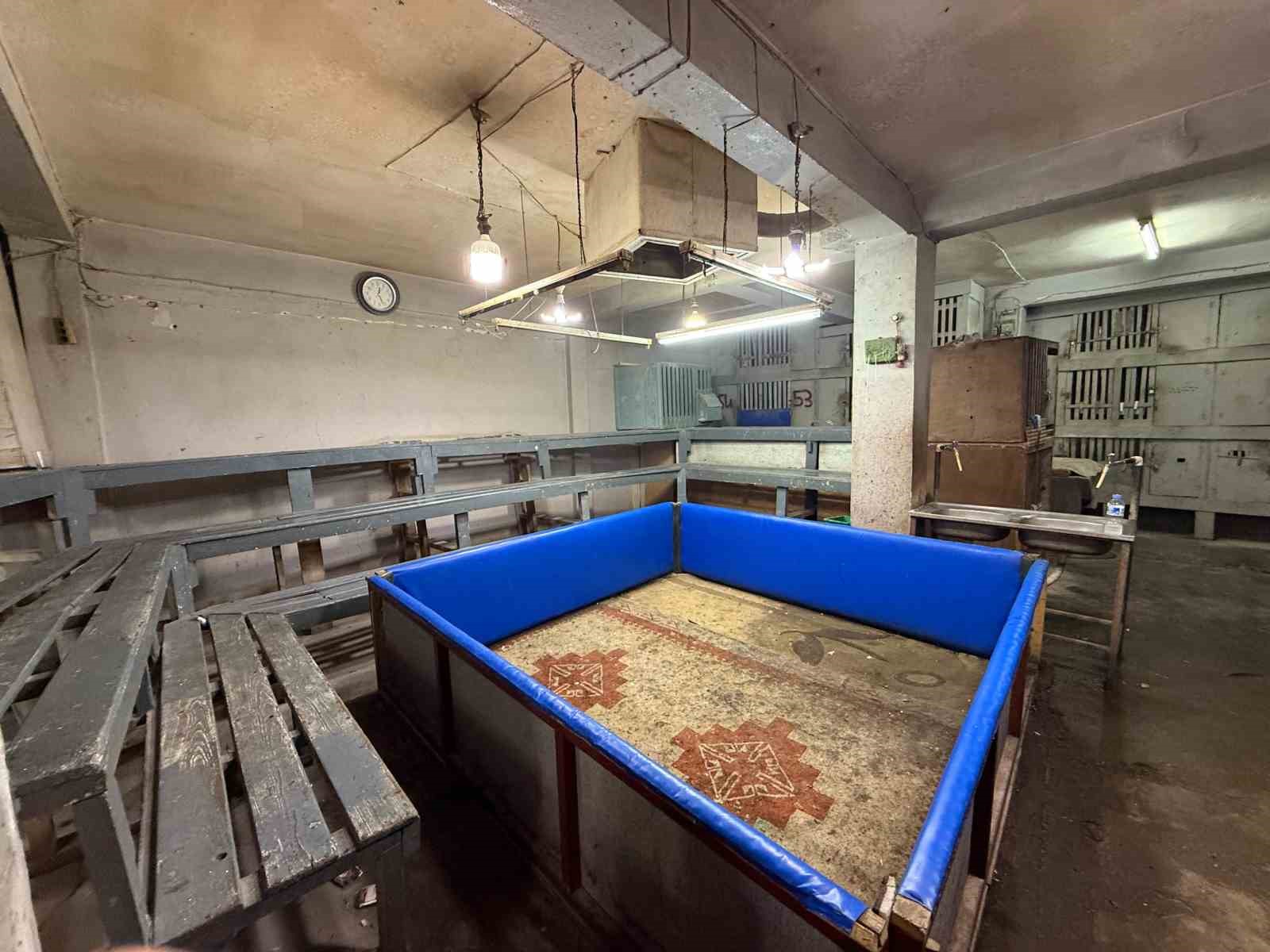 Polis m&uuml;şteri gibi girdi, horoz d&ouml;v&uuml;ş&uuml;ne su&ccedil;&uuml;st&uuml; operasyon yaptı
