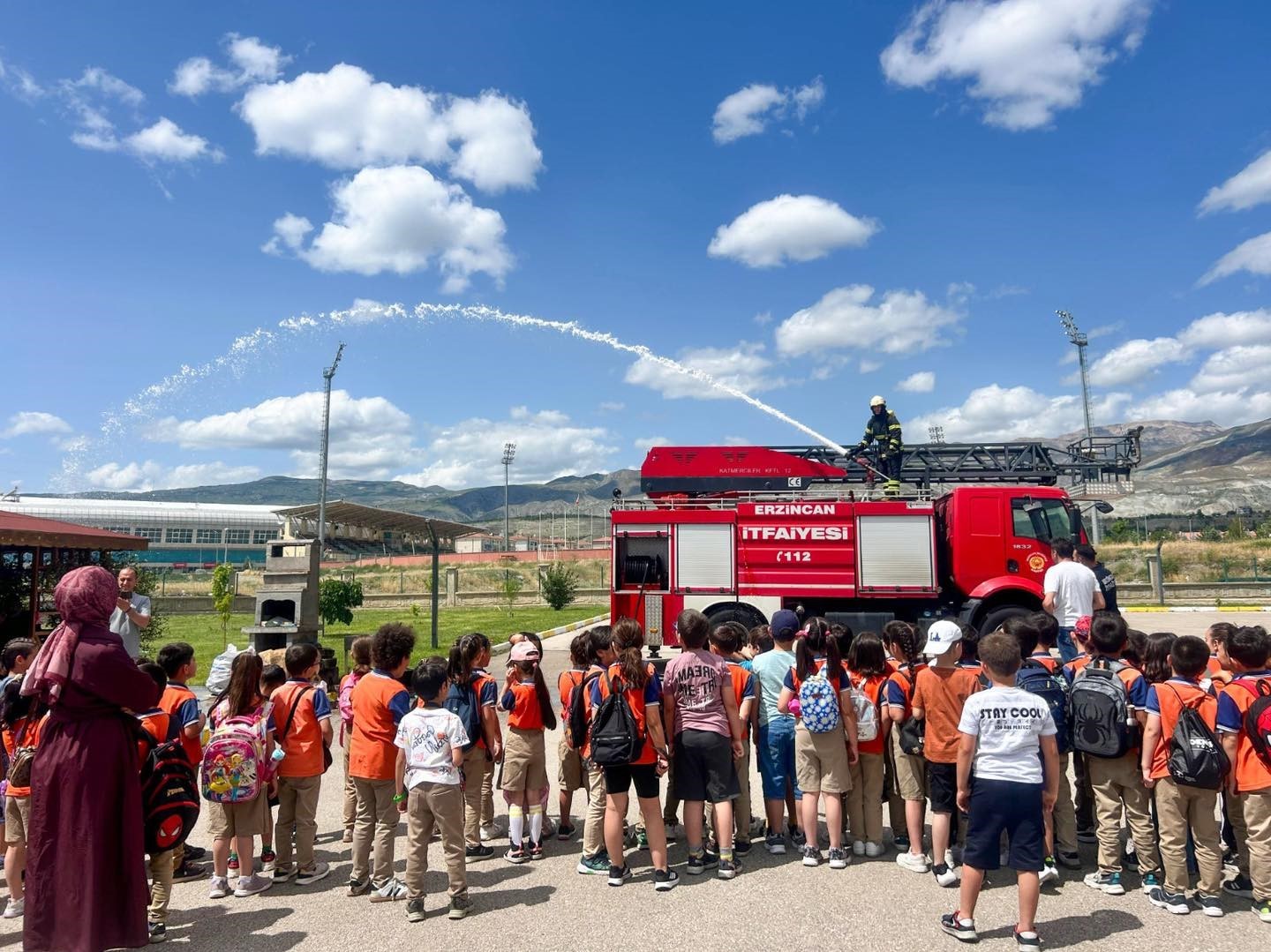 Erzincan İtfaiye Müdürlüğü minik öğrencileri ağırladı