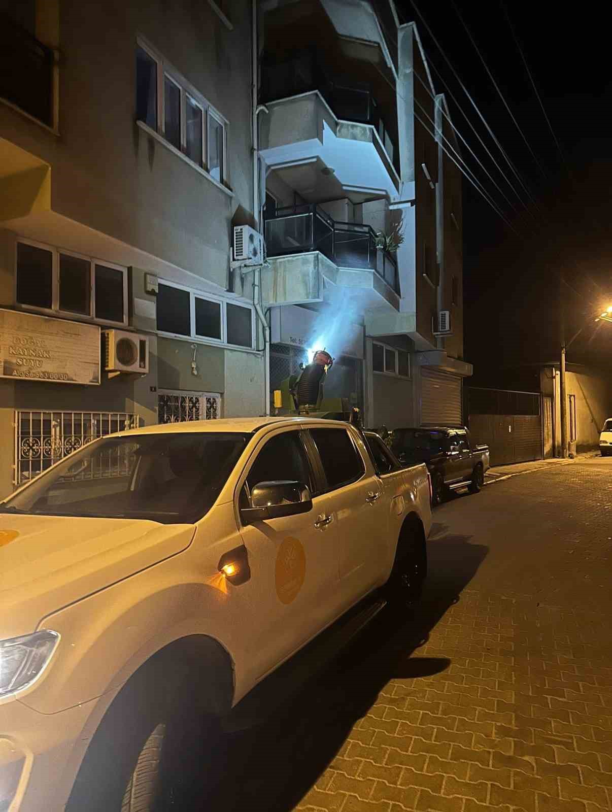Germencik’te sinekle mücadele aralıksız sürüyor
