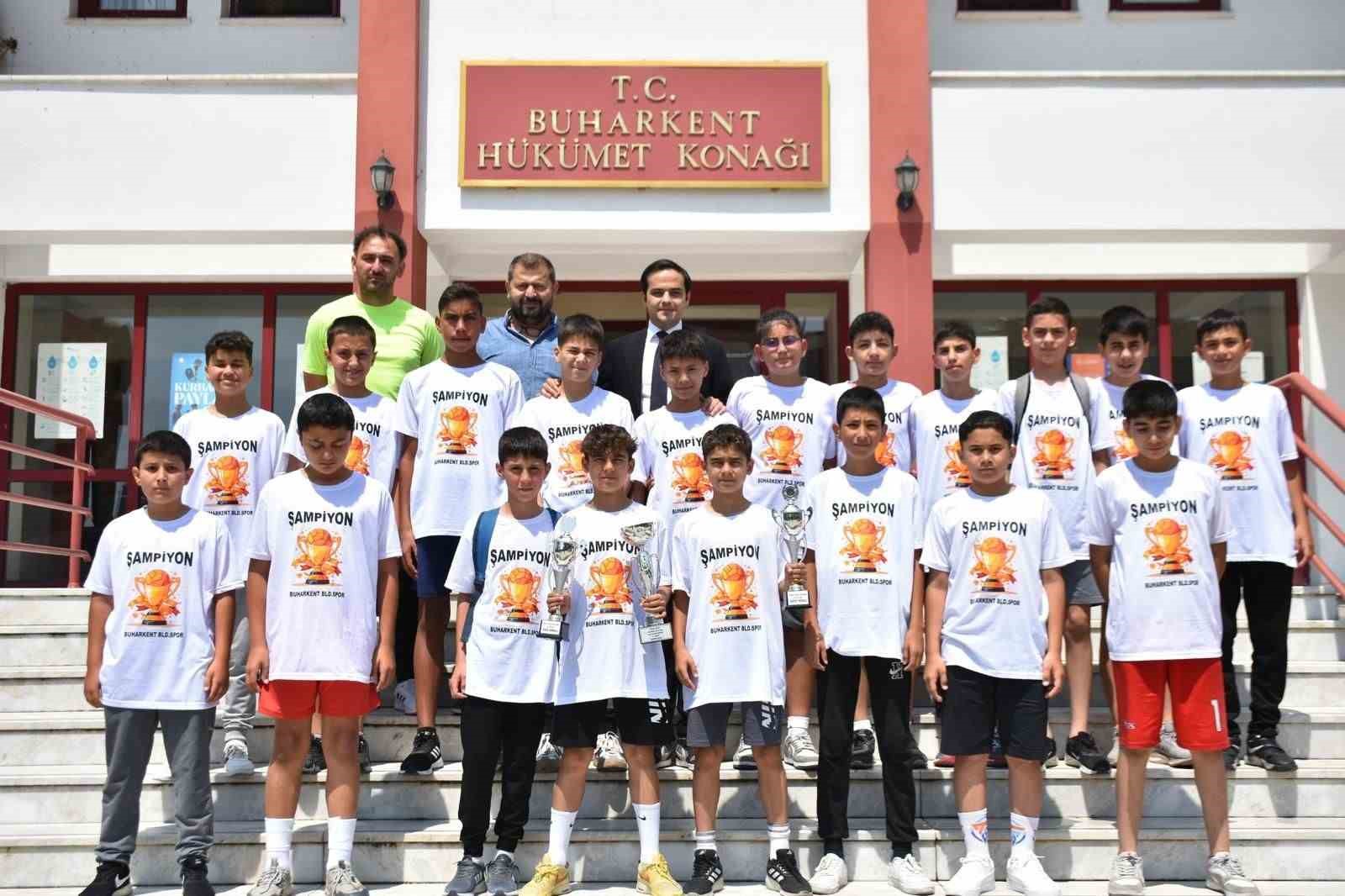 Buharkent’te U13 Takımı namağlup şampiyon oldu