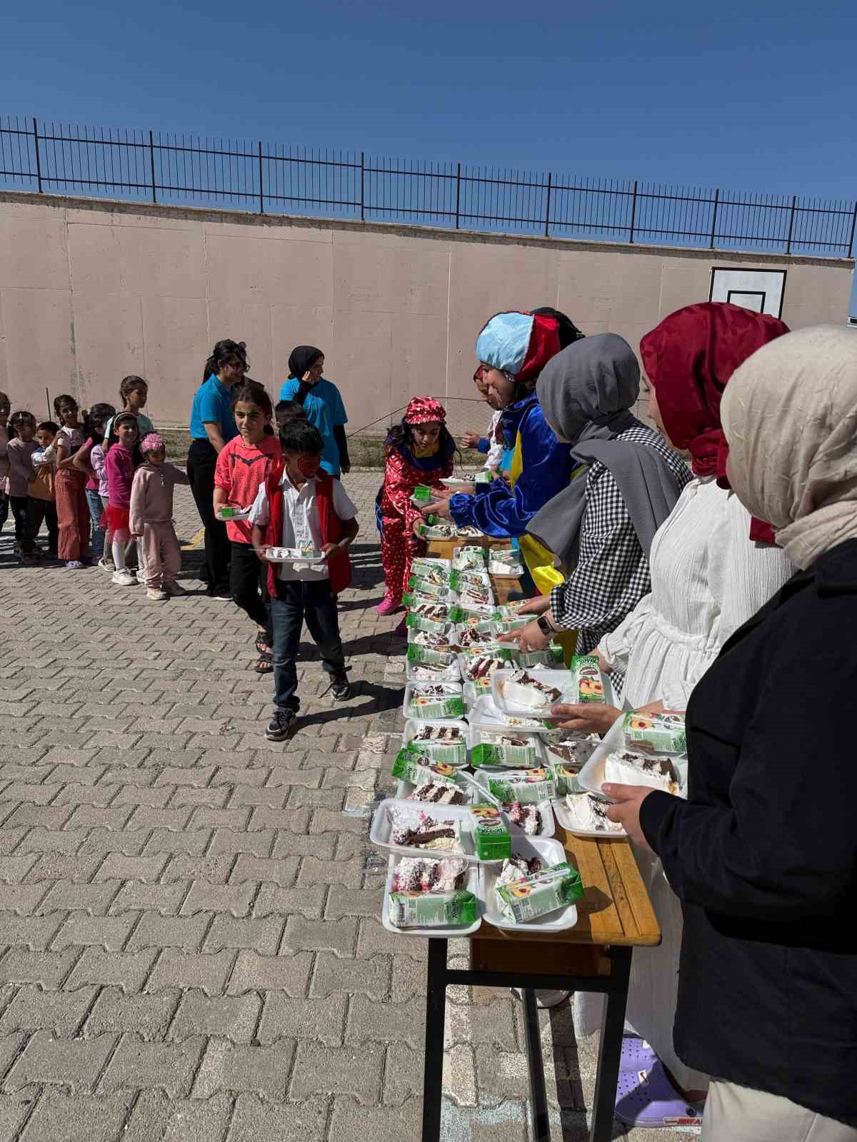 Elazığ&rsquo;dan Van&rsquo;a anlamlı etkinlik
