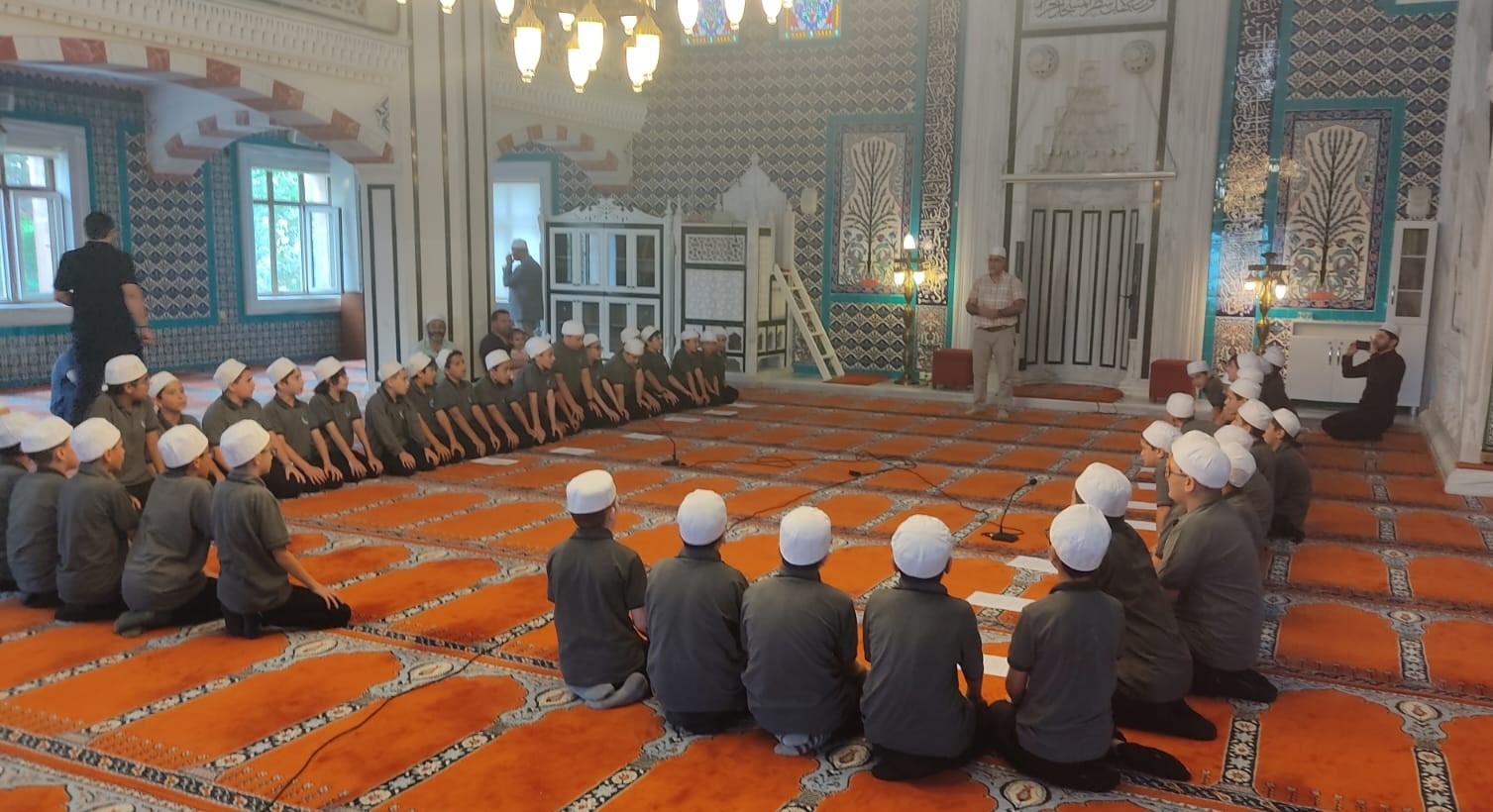 Çorlu’da hafızlık eğitimini tamamlayan öğrencilere belgeleri verildi
