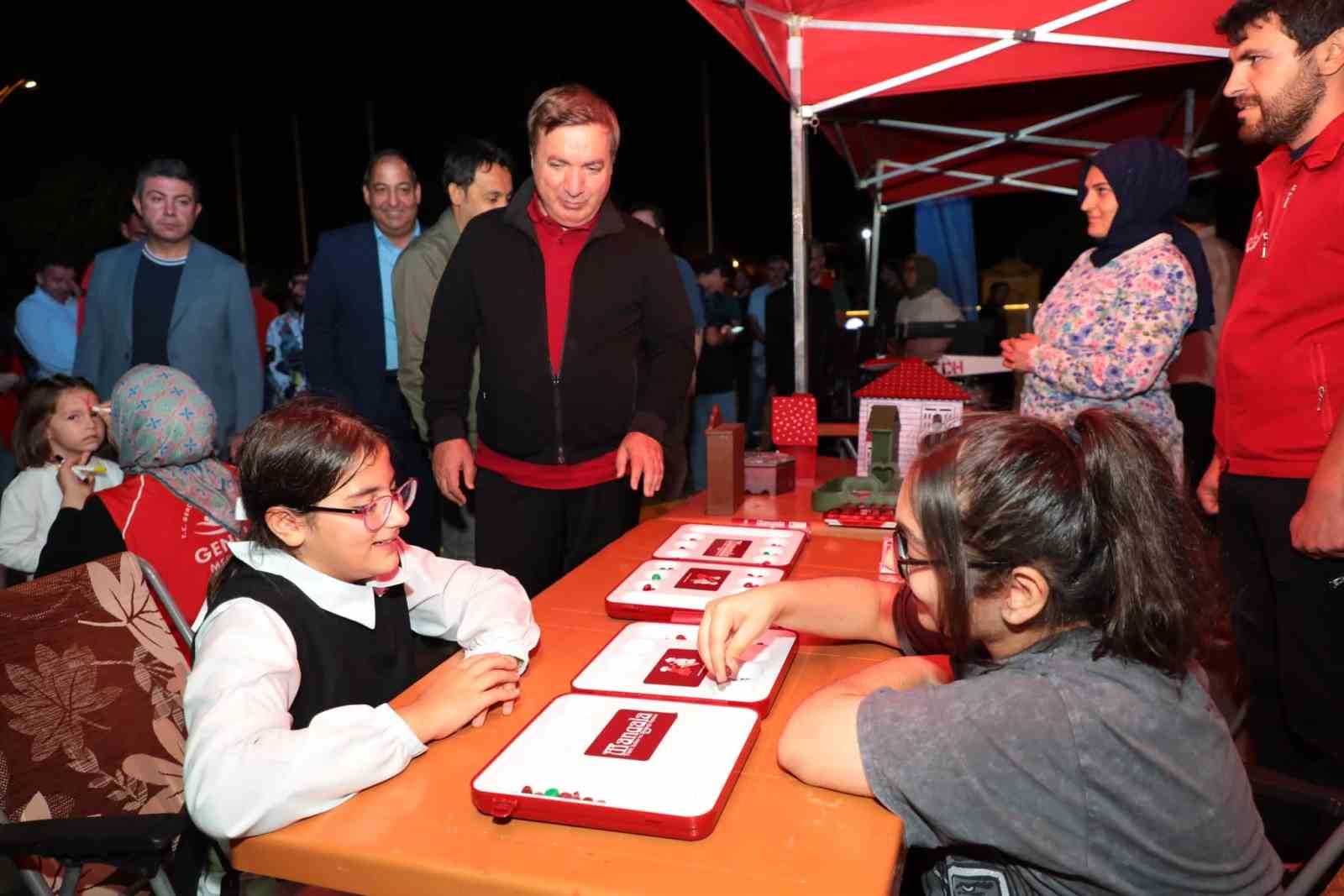Erzincan&rsquo;da Nermi Tombul Caddesi yaz akşamlarının yeni adresi olacak
