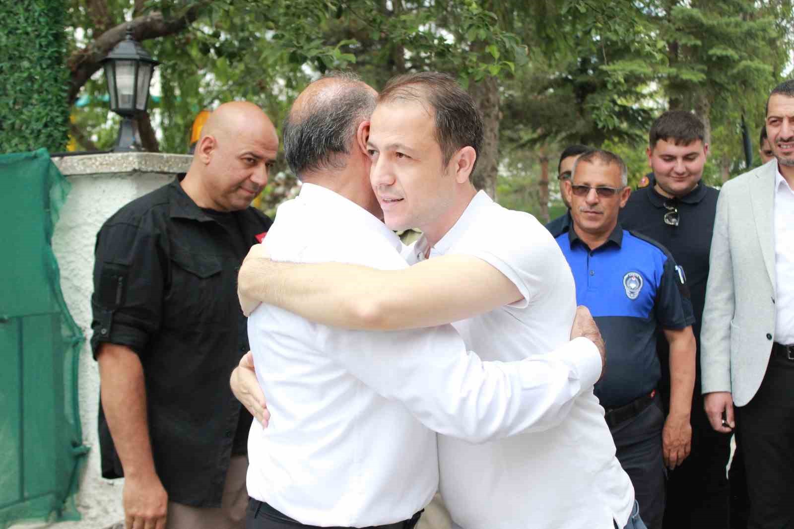 Kaymakam Tok&rsquo;u il&ccedil;e protokol&uuml; ve mesai uğurladı
