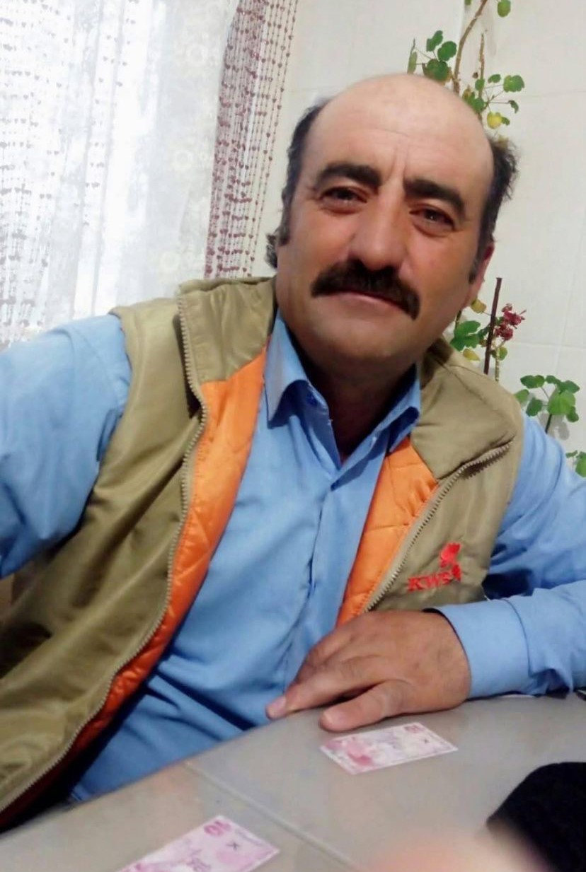 B&uuml;y&uuml;kbaş hayvanlar d&ouml;nd&uuml;, &ccedil;obanı d&ouml;nmedi kırsalda cesedi bulundu
