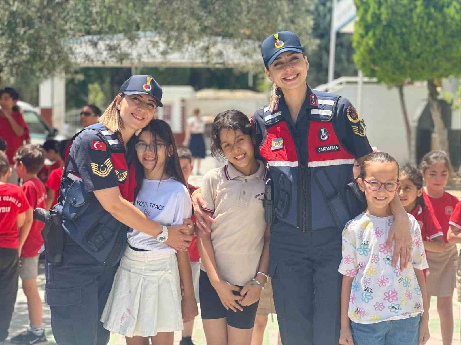 Öğrencilere jandarma mesleği tanıtıldı
