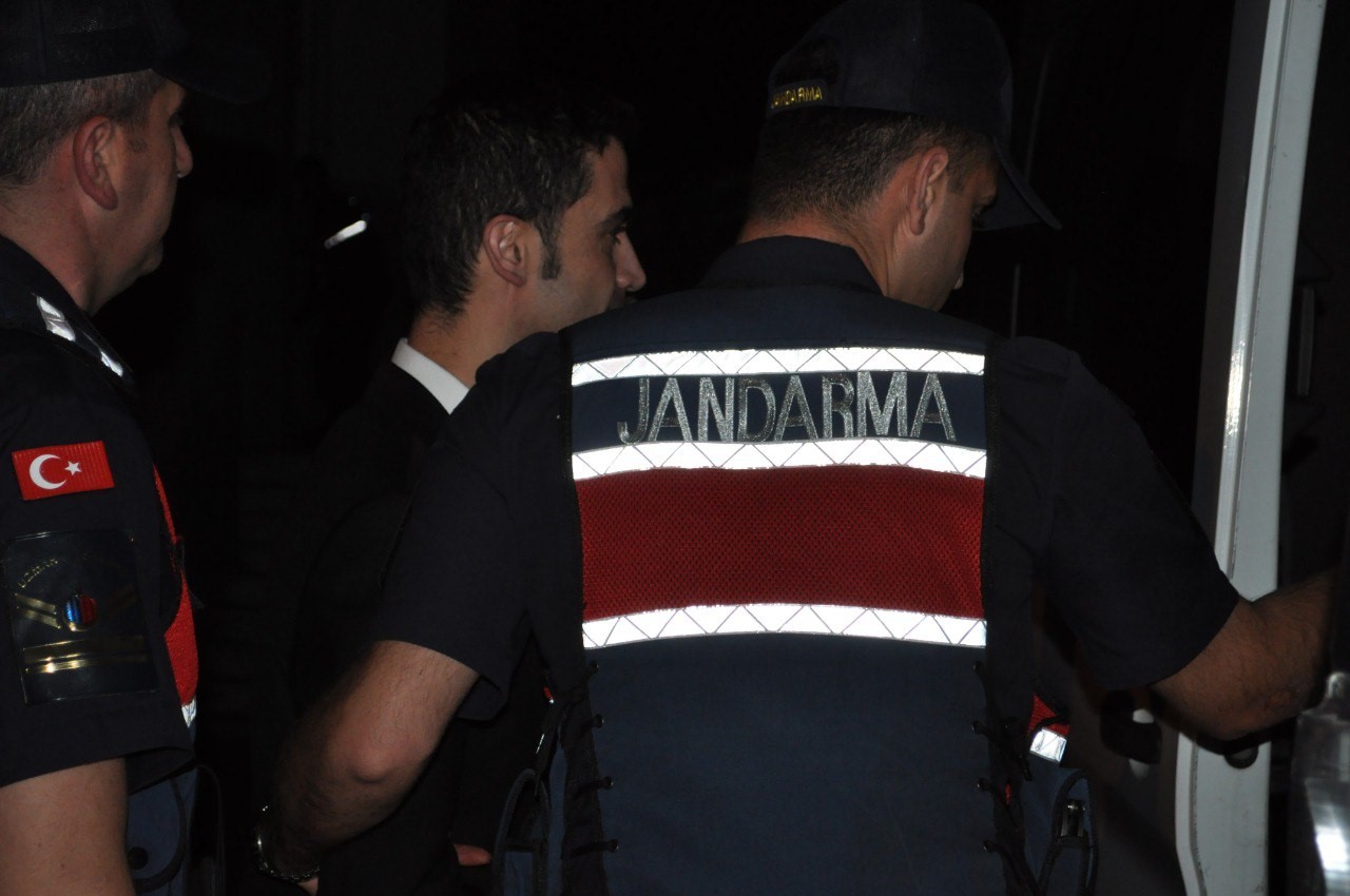 Tutuklu Gelendost Belediye Başkanı &Ouml;zmen&rsquo;in ifadesi sonrası 2 meclis &uuml;yesi g&ouml;zaltına alındı
