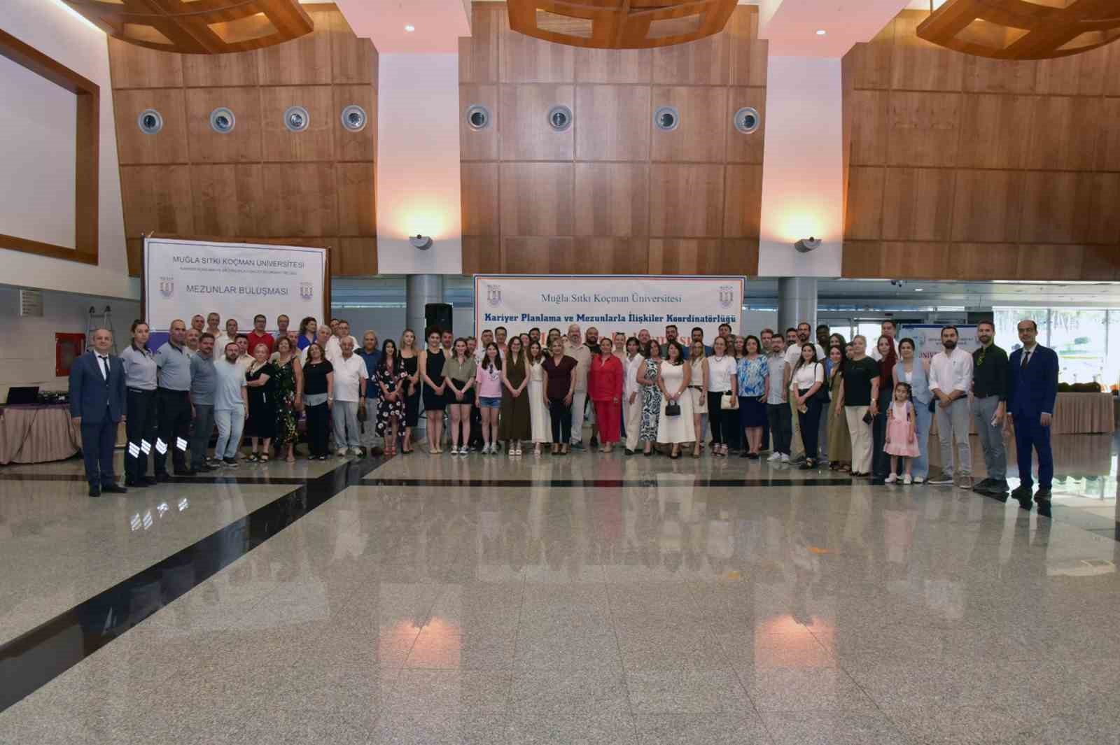 Muğla Sıtkı Koçman Üniversitesi’nde mezunlar buluşması