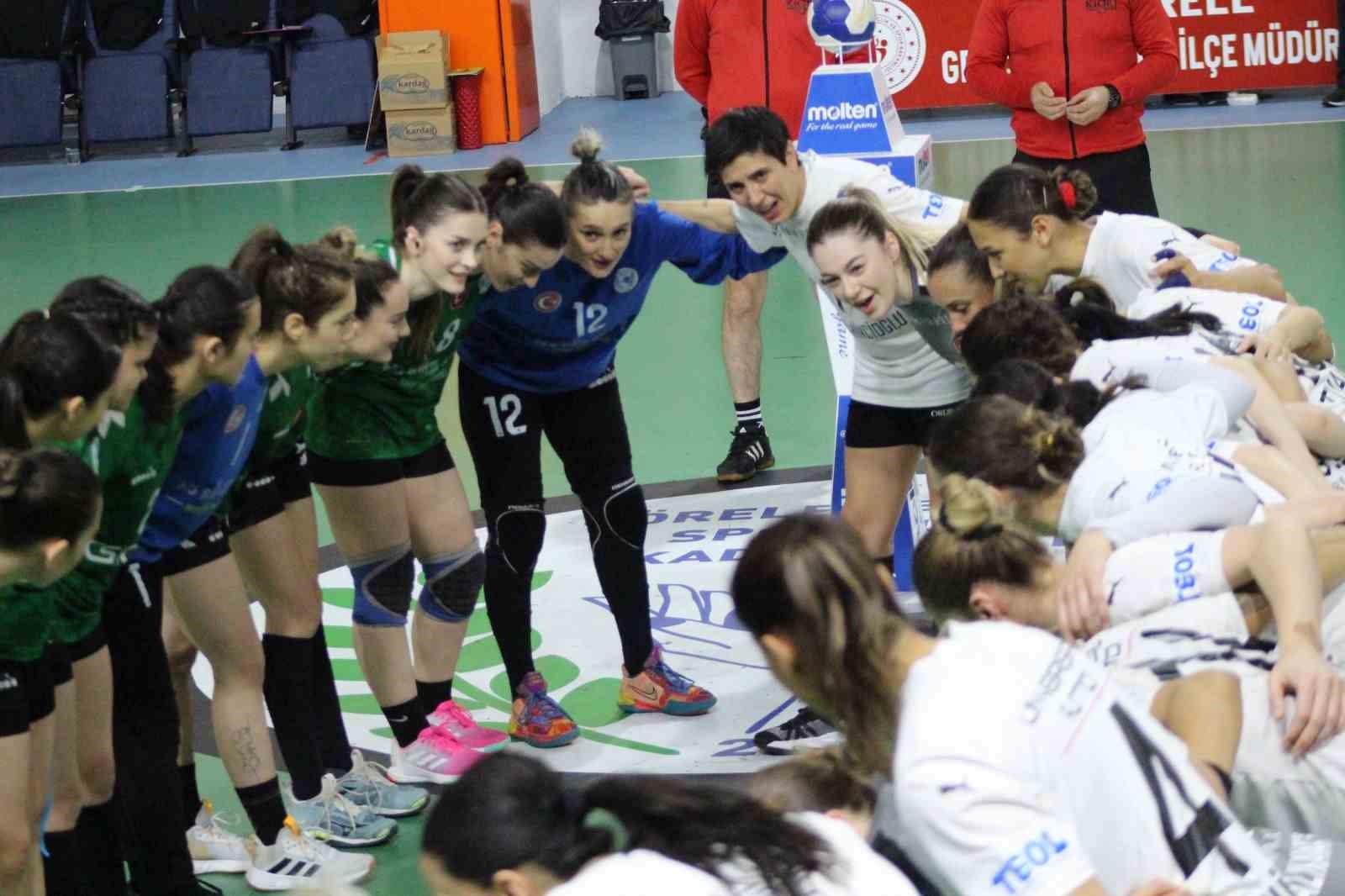 G&ouml;rele Belediyesi Kadın Hentbol Takımı&rsquo;ndan desteğini &ccedil;ekti
