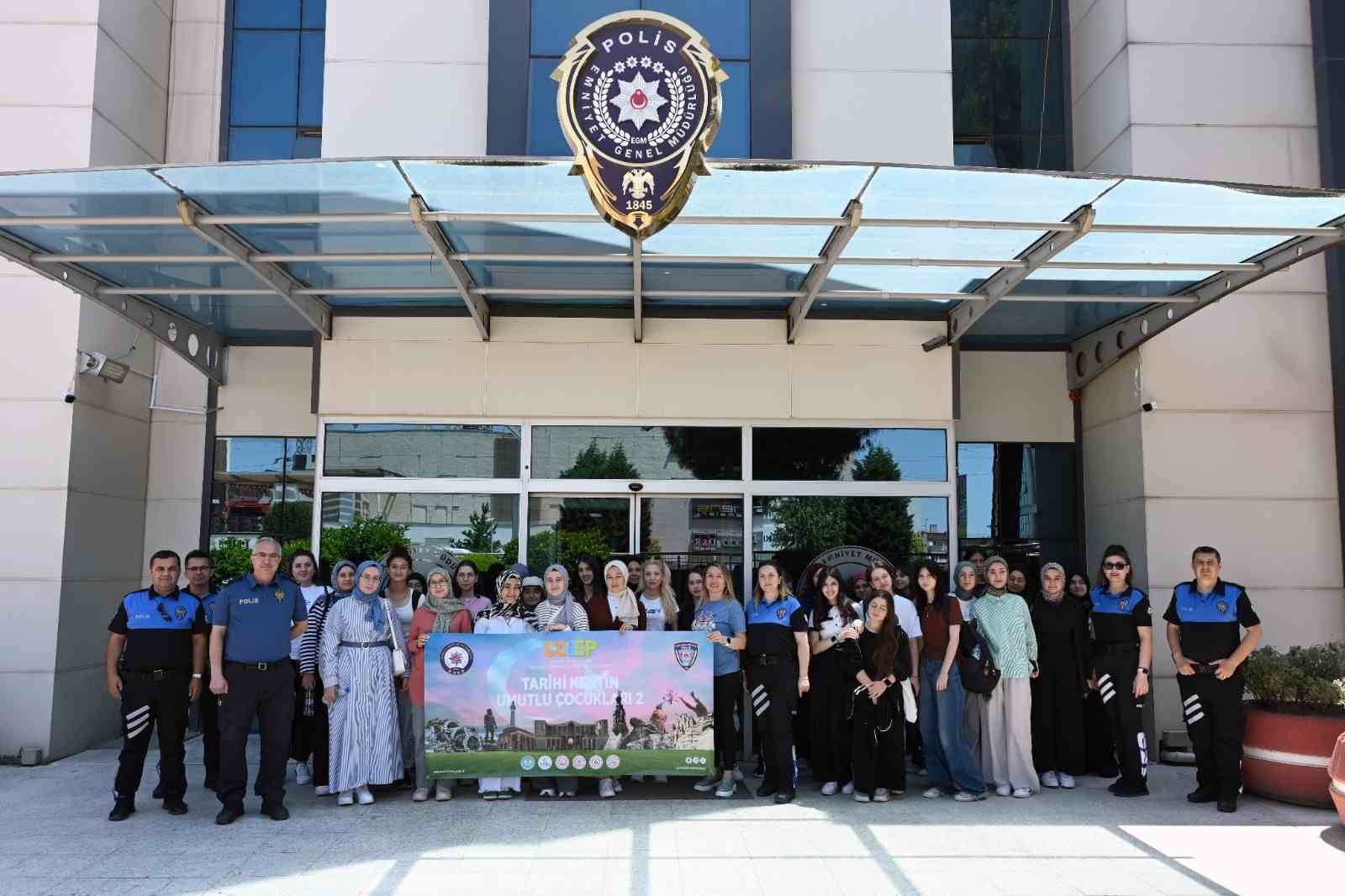 Manisa Emniyeti &ccedil;ocukları sosyalleştiren projelerine devam ediyor
