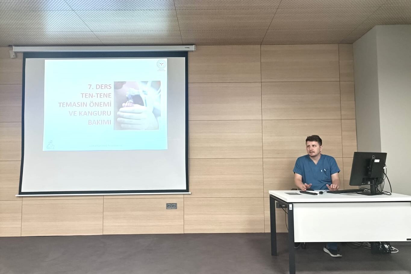 K&uuml;tahya Şehir Hastanesi&rsquo;nde anne s&uuml;t&uuml; ile beslenmenin &ouml;nemine dikkat &ccedil;ekildi
