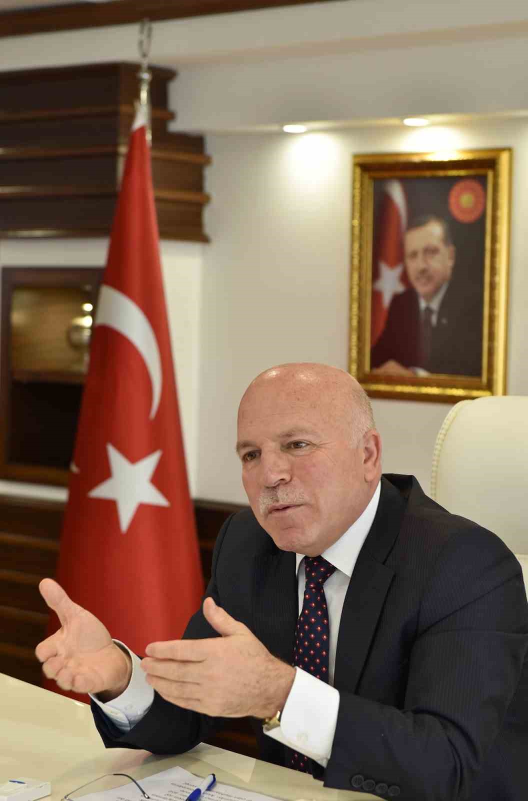 Büyükşehir Belediyesinden tarıma sulama desteği
