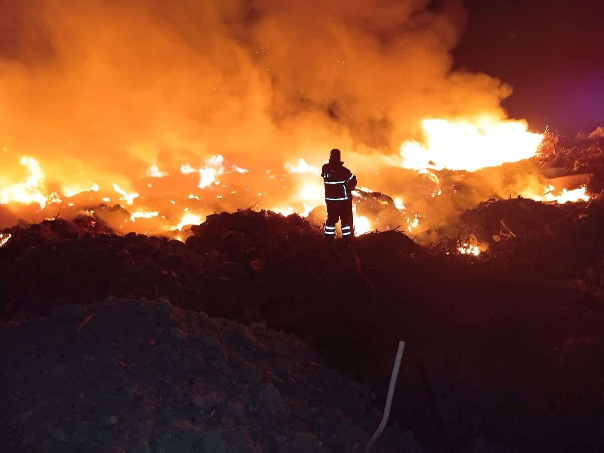 Samandağ&rsquo;da &ccedil;&ouml;pl&uuml;k yangını

