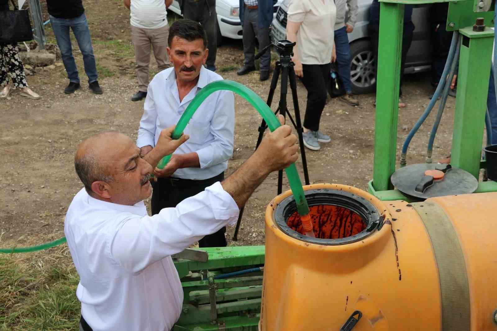 Sağlam: "&Ccedil;&ouml;lleşmeye karşı toprağı iyi kullanmalıyız"
