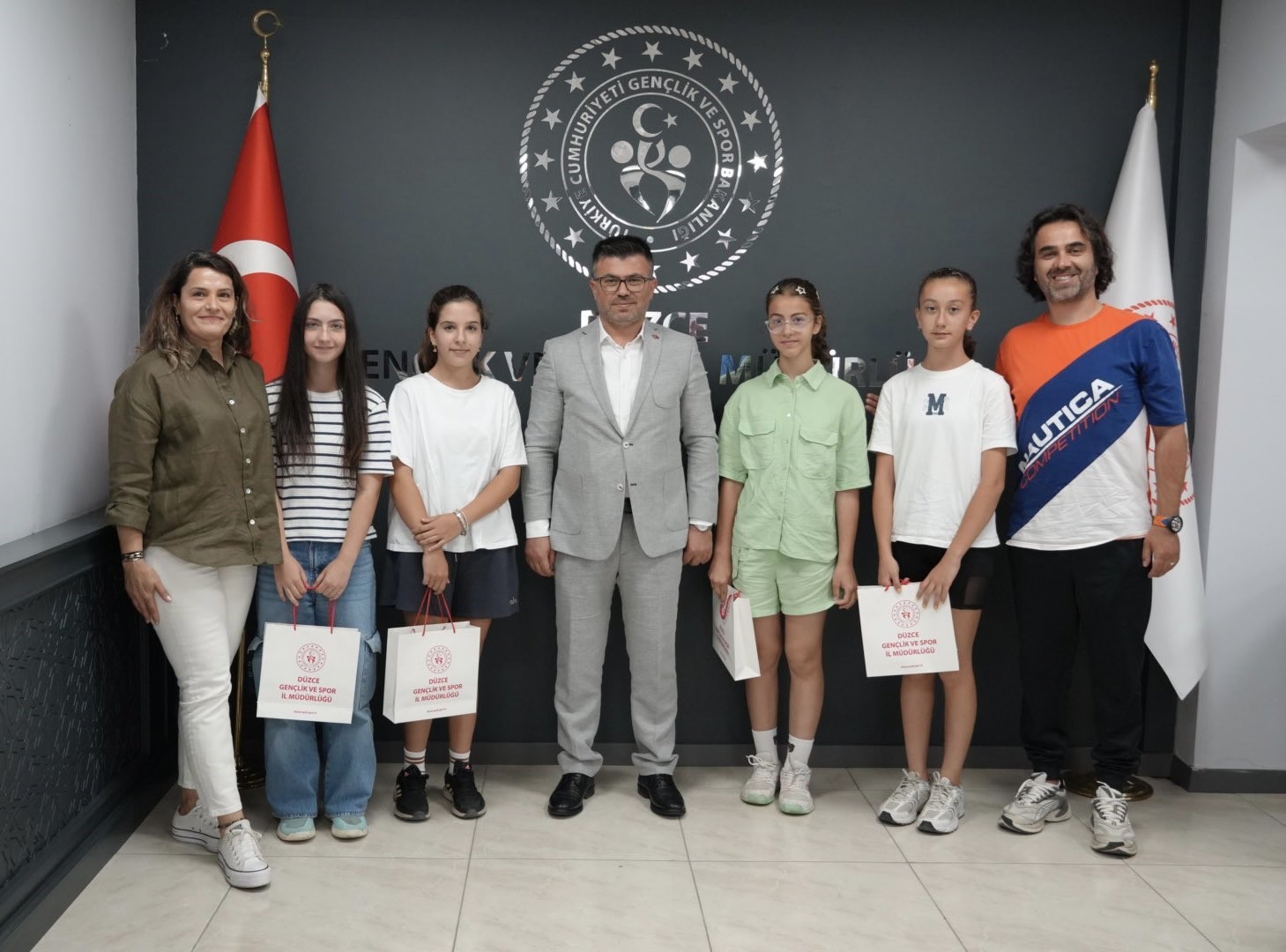 Küçük tenisçilerden büyük başarı