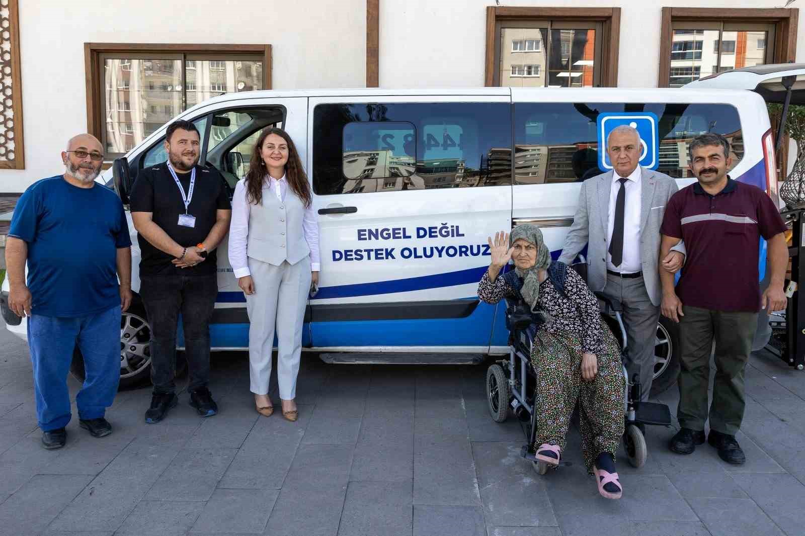 Engelli vatandaşlara Yunusemre’den hayat kolaylaştıran yardımlar