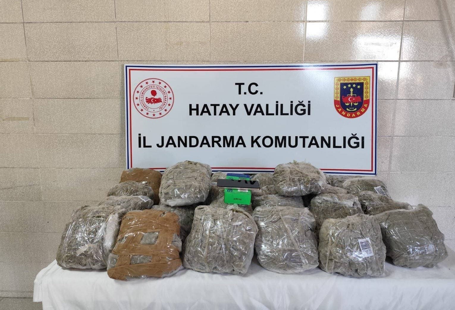 Hatay’da uyuşturucu ve kaçakçılık operasyonu: 23 gözaltı