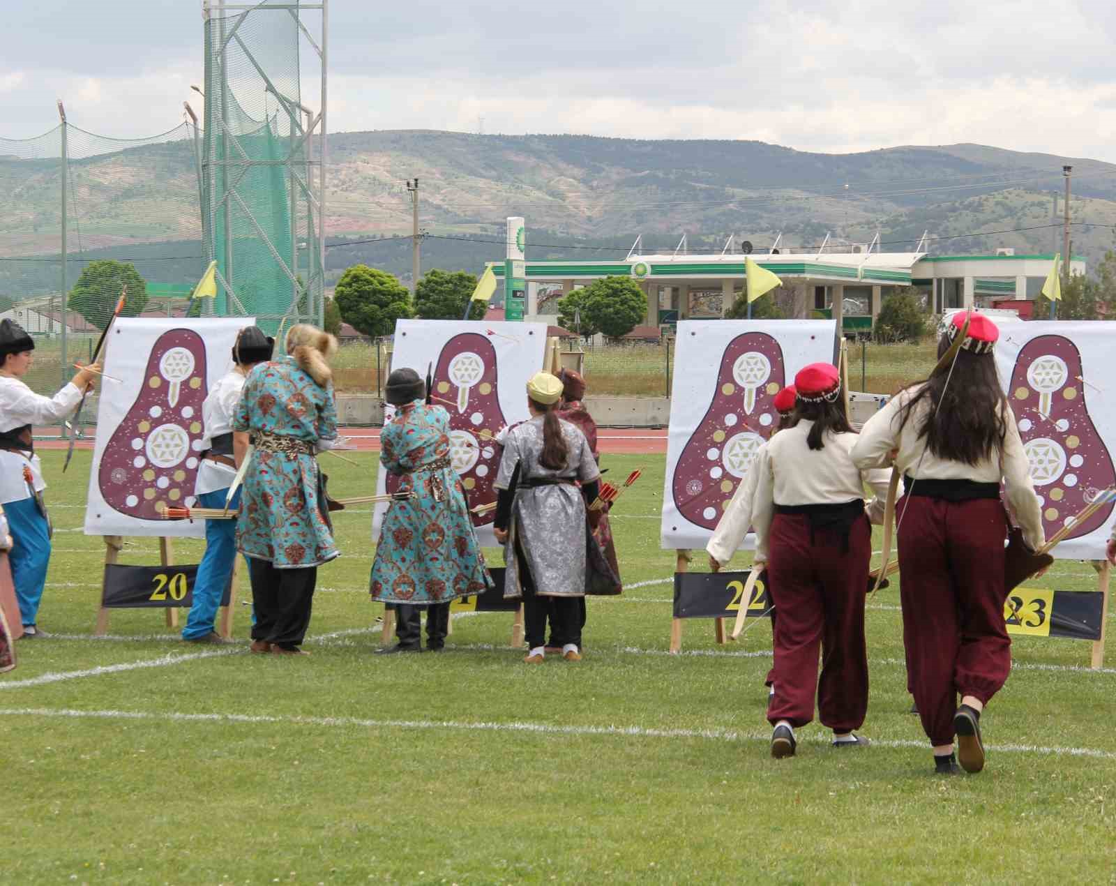 Geleneksel Türk Okçuluğu Türkiye Şampiyonası, Sivas’ta başladı
