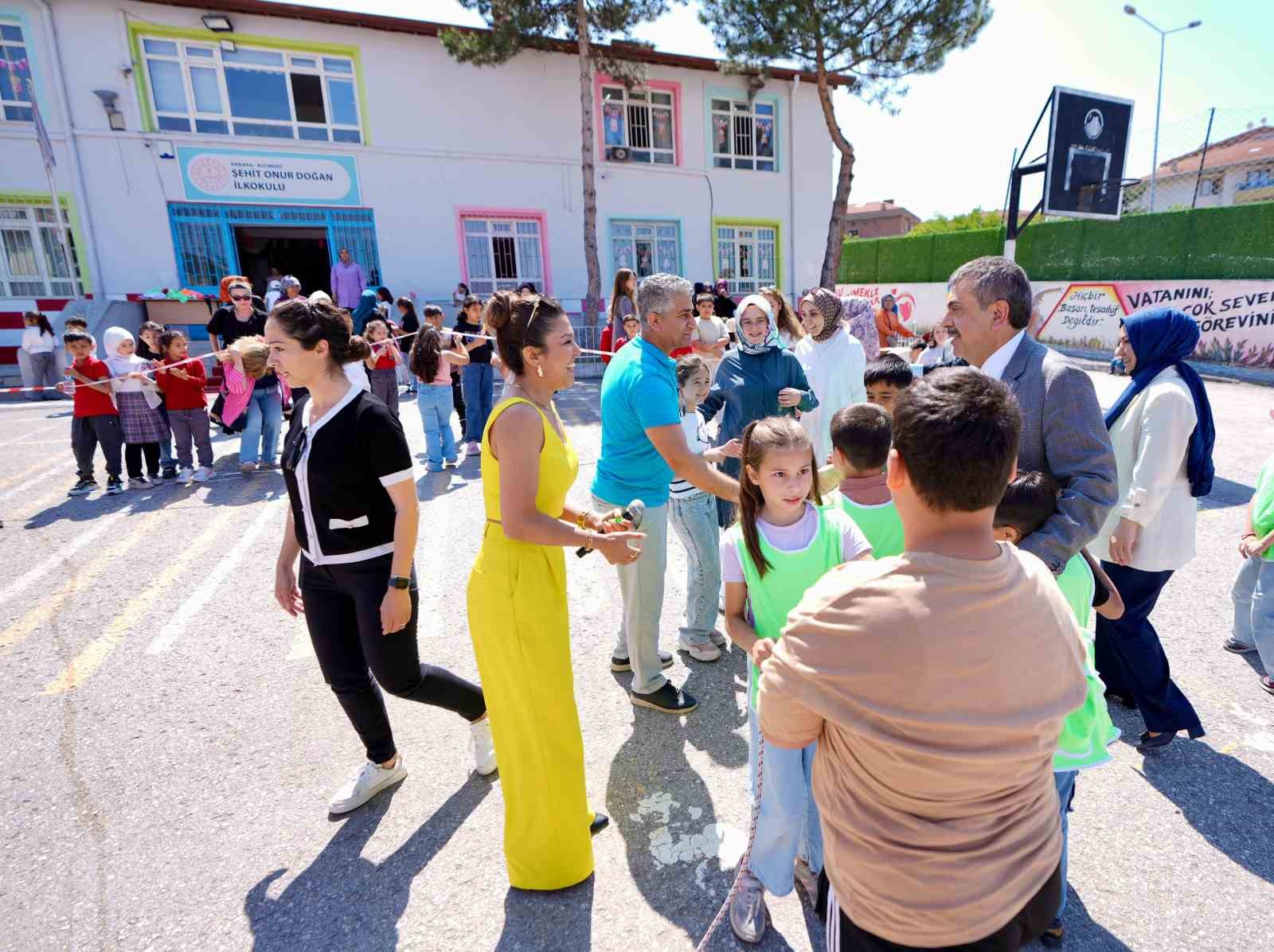 Bakan Tekin, Ankara&rsquo;da "D&ouml;nem Sonu Faaliyet Haftası" etkinliklerine katıldı
