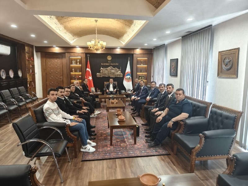 AKİB&rsquo;in u&ccedil;ağı &lsquo;su selamlaması&rsquo; ile Kayseri&rsquo;ye geldi
