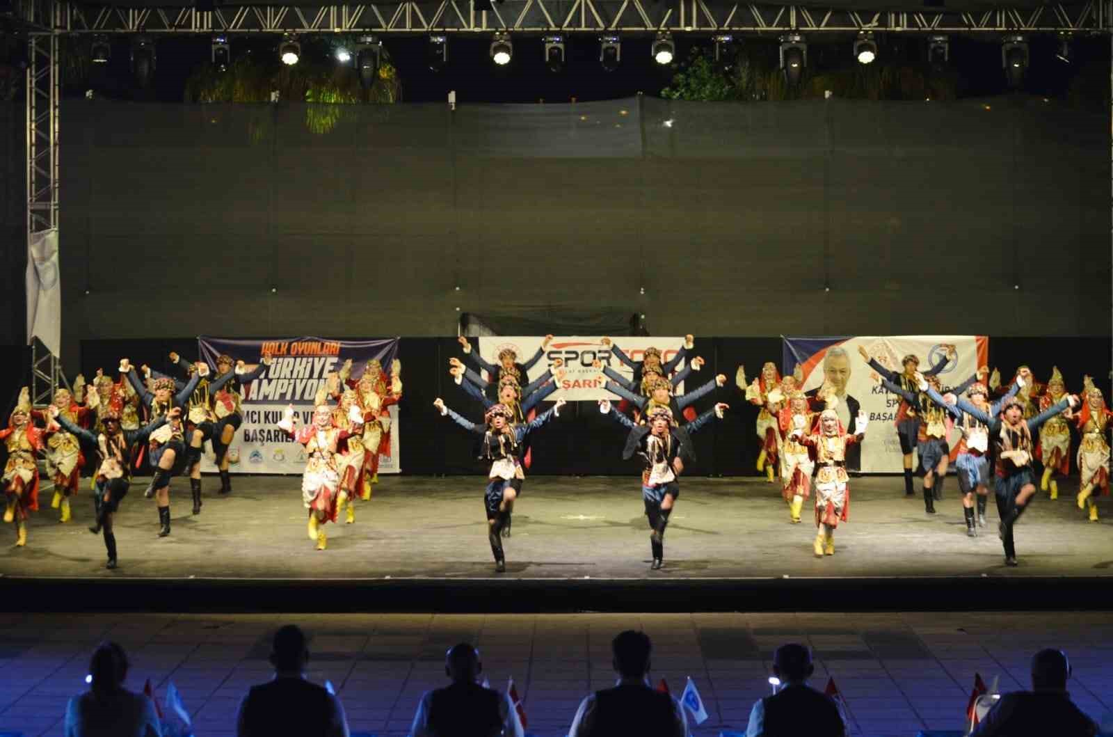 Yunusemre Belediyespor halk oyunlarında Türkiye ikincisi oldu