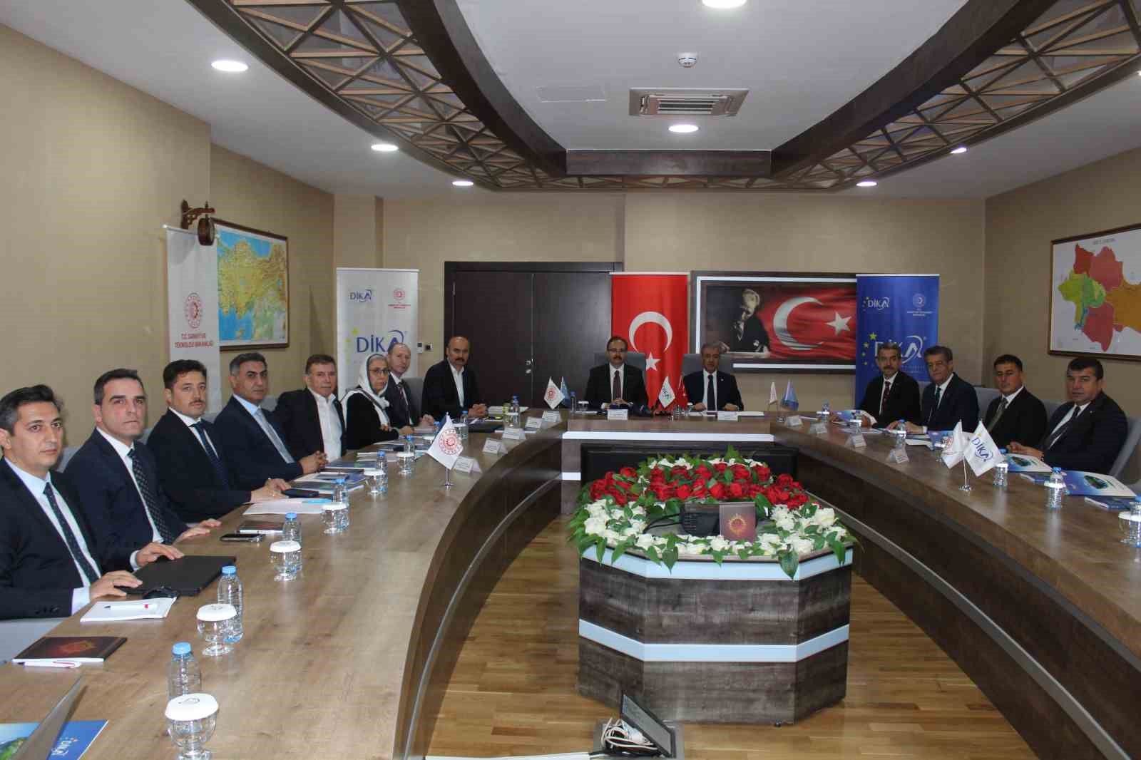 DİKA haziran ayı y&ouml;netim kurulu toplantısı Siirt&rsquo;te ger&ccedil;ekleştirildi
