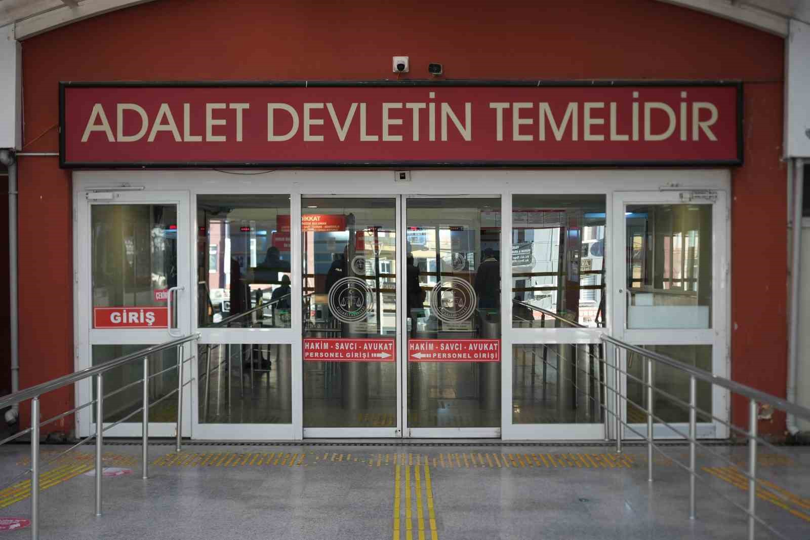 Uyuşturucu ticaretinden yargılanan 74 yaşındaki sanık: "45 senedir uyuşturucu içiyorum"