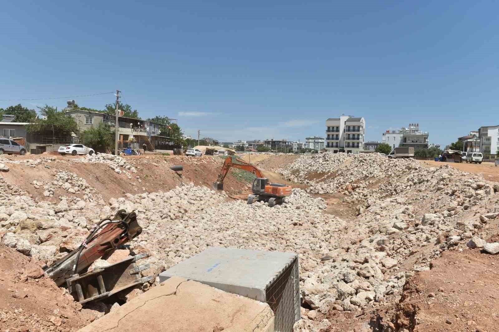 Kepez&rsquo;de su baskınlarına karşı hummalı &ccedil;alışma
